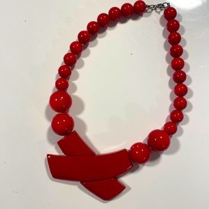 Vintage red lacquer necklace - wood
